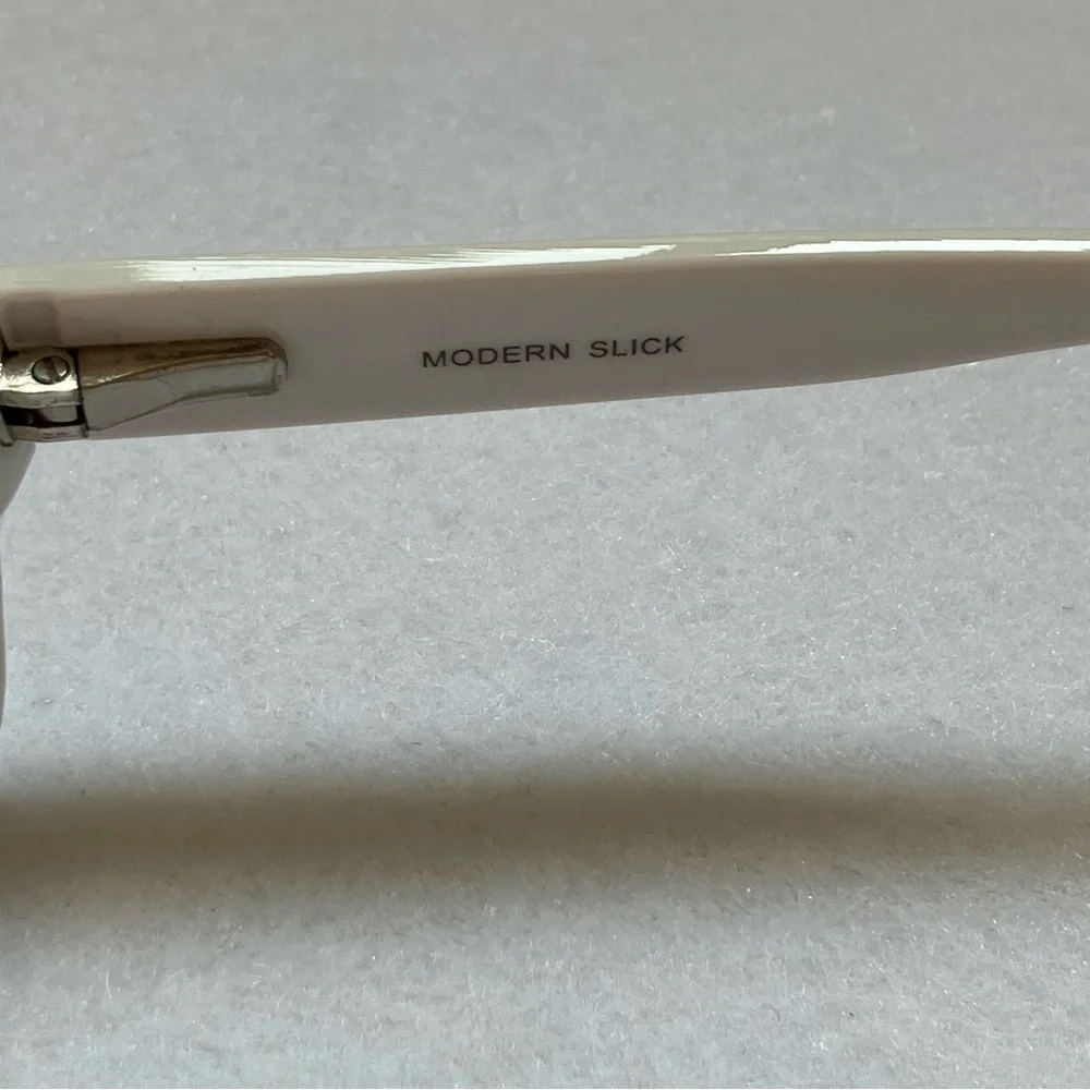 NEW Modern Slick Glasses